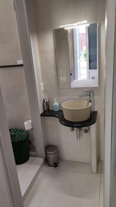 Monolocale Intimo Con Terrazzino Lejlighed Milano Eksteriør billede